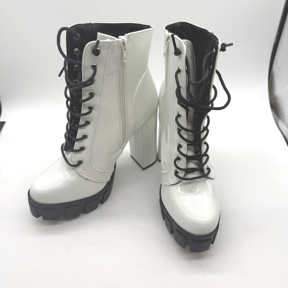 Wild Diva white Patent Chunky‎ Platform Lace Up Side Zip Ankle Boots Size 7.5